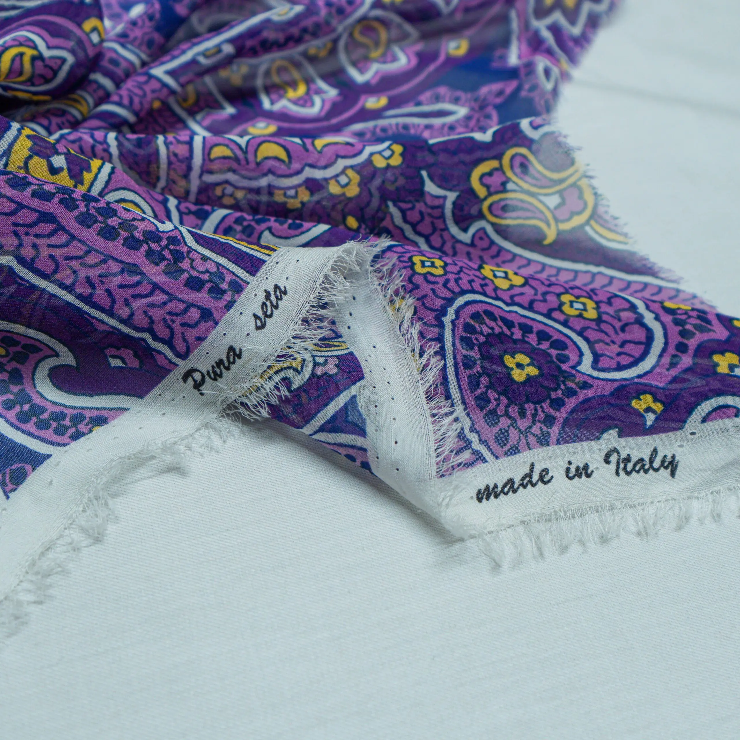 100 % šilko šifonas – violetinis paisley raštas - Image 2