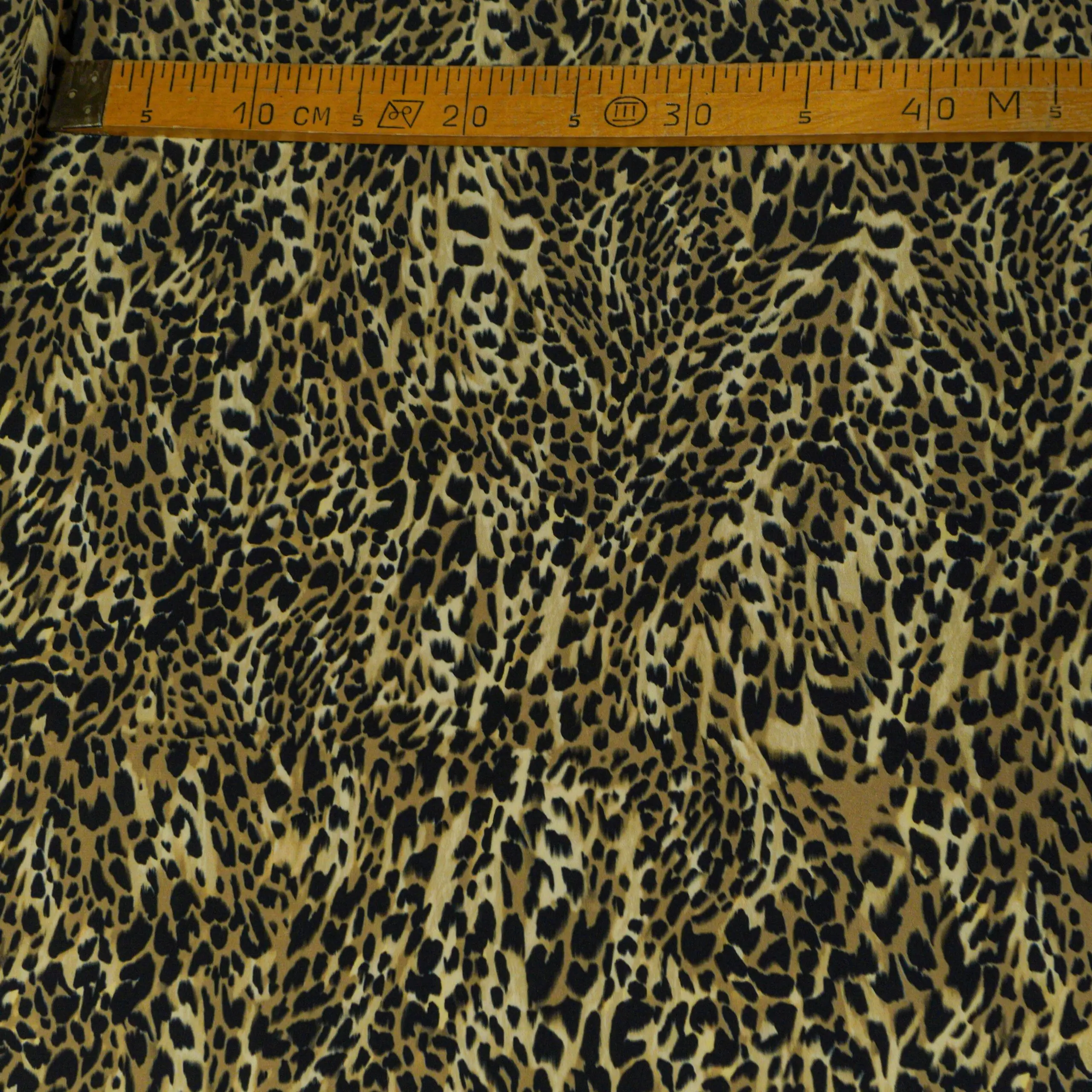 100 % Dvipusis krepinis šilkas su leopardo raštu - Image 2