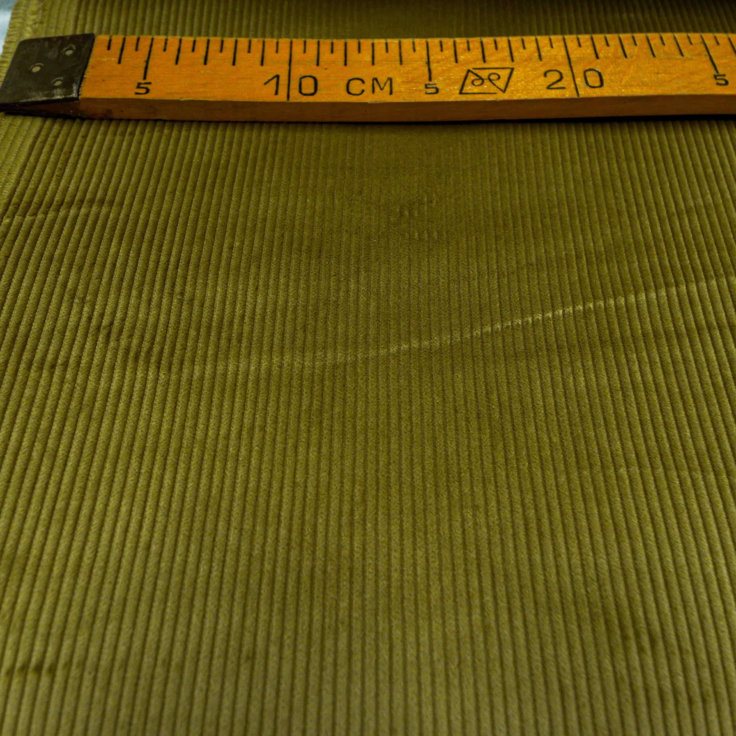 Chaki–kamelo spalvos velvetas - Image 3